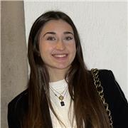 Clases de matemáticas, inglés y lengua castellana y literatura, para alumnos de primaria. Estudiante titulada en bachillerato. Mi carácter es tranquilo, paciente y soy empática